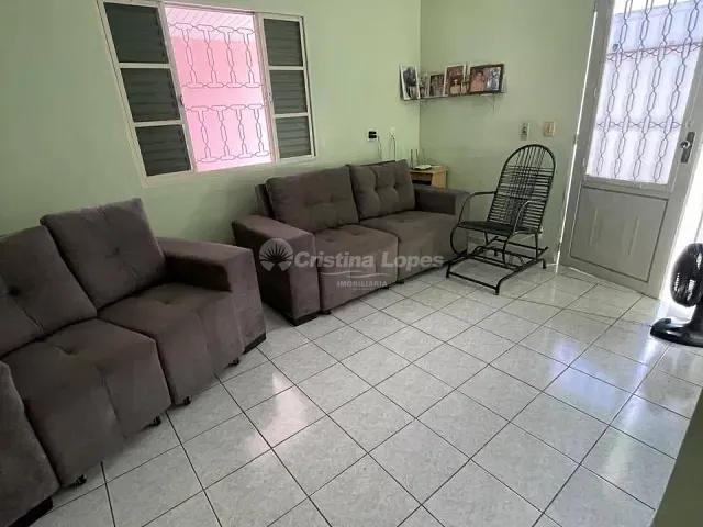 Casa com 313m² 5 quartos e 2 banheiros, à venda, no bairro Acarape em Teresina