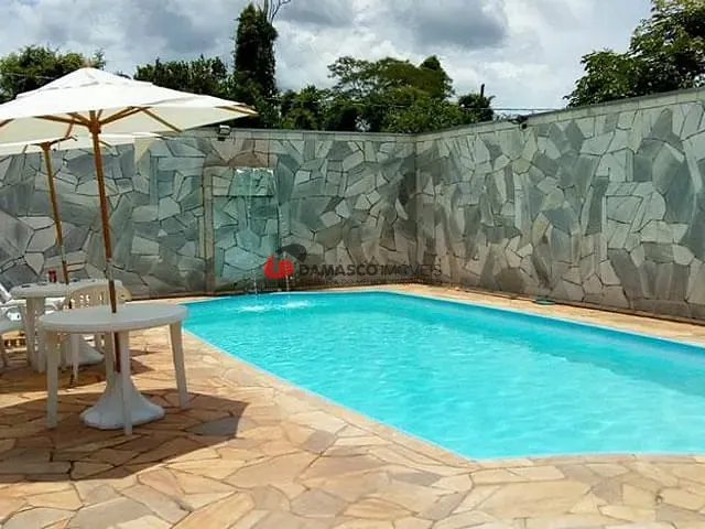 Casa com 500m² 3 quartos e 1 banheiro, à venda, no bairro - em Magda