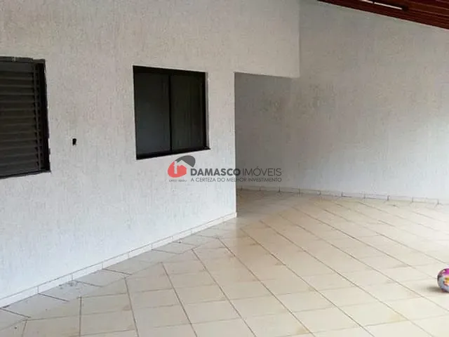 Casa com 500m² 3 quartos e 1 banheiro, à venda, no bairro - em Magda