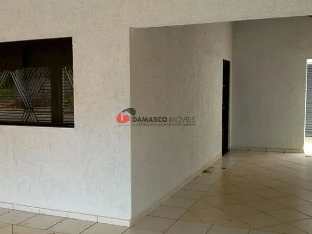 Casa com 500m² 3 quartos e 1 banheiro, à venda, no bairro - em Magda