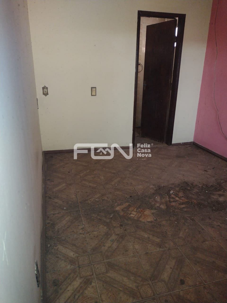 Casa à venda com 5 quartos, 188m² - Foto 3