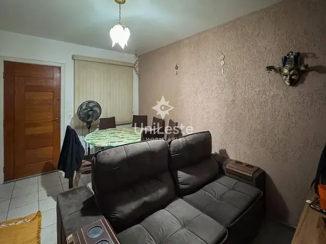 Casa 2 quartos e 2 banheiros, à venda, no bairro FERNÃO DIAS em Belo Horizonte