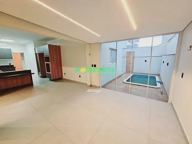Casa com 250m² 3 quartos e 4 banheiros, à venda, no bairro Urbanova em São José dos Campos