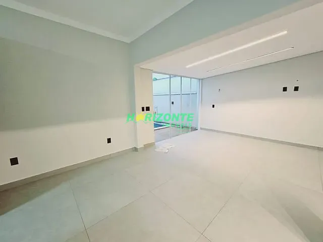 Casa com 250m² 3 quartos e 4 banheiros, à venda, no bairro Urbanova em São José dos Campos