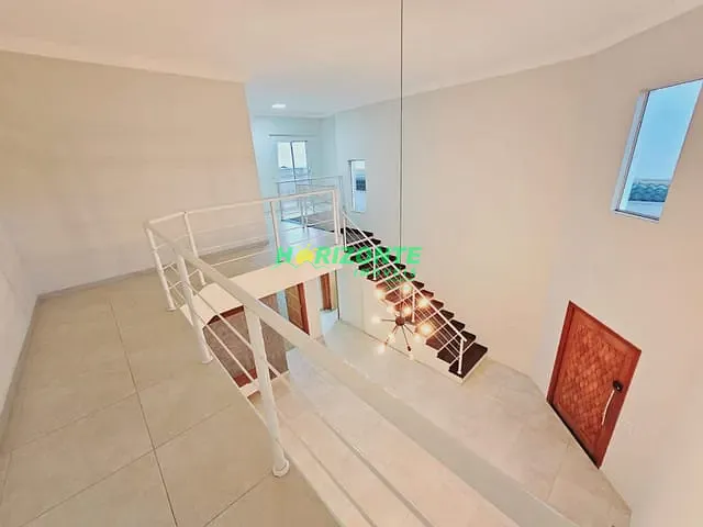 Casa com 250m² 3 quartos e 4 banheiros, à venda, no bairro Urbanova em São José dos Campos