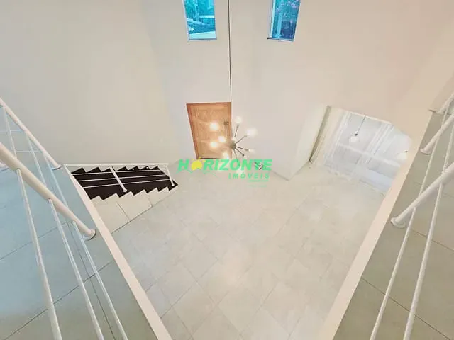 Casa com 208m² 3 quartos e 4 banheiros, à venda, no bairro Urbanova em São José dos Campos