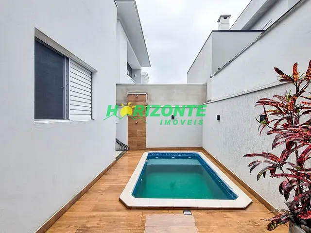 Casa com 250m² 3 quartos e 4 banheiros, à venda, no bairro Urbanova em São José dos Campos