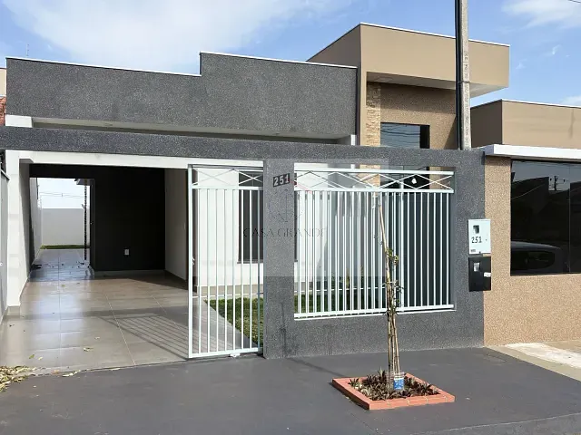 Casa com 150m² 3 quartos e 2 banheiros, à venda, no bairro Jardim do Café em Rolândia
