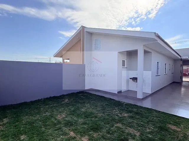 Casa com 150m² 3 quartos e 2 banheiros, à venda, no bairro Jardim do Café em Rolândia