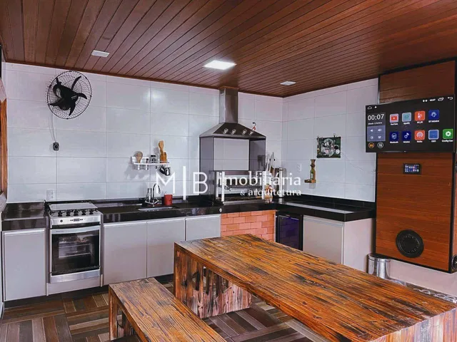 Casa com 355m² 3 quartos e 2 banheiros, à venda, no bairro Villa da Serra em Lavras