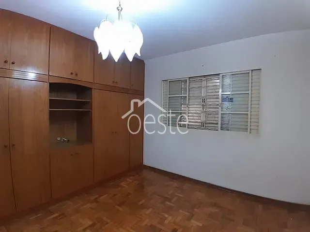 Casa com 390m² 3 quartos e 2 banheiros, à venda, no bairro Centro em Santa Bárbara D'Oeste