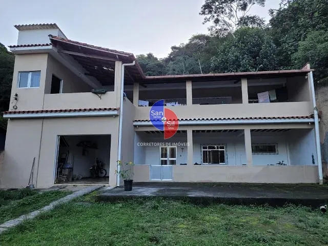 Casa 2 quartos e 3 banheiros, à venda, no bairro São Lourenço (Praia de Mauá) em Magé