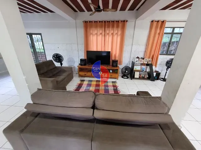 Casa 2 quartos e 3 banheiros, à venda, no bairro São Lourenço (Praia de Mauá) em Magé