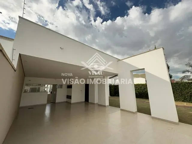 Casa 4 quartos e 3 banheiros, à venda, no bairro Jardim Paraíso em Sinop