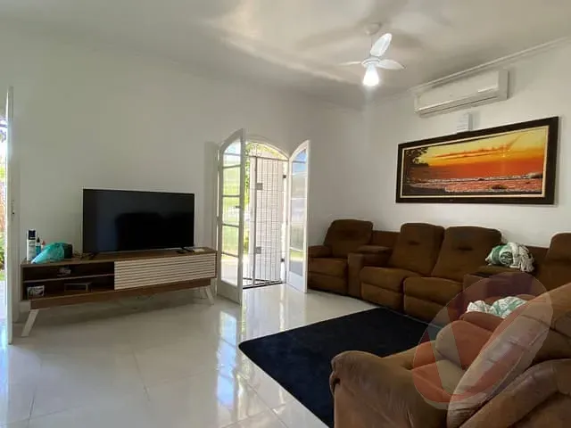 Casa com 375m² 3 quartos e 2 banheiros, à venda, no bairro Real em Praia Grande