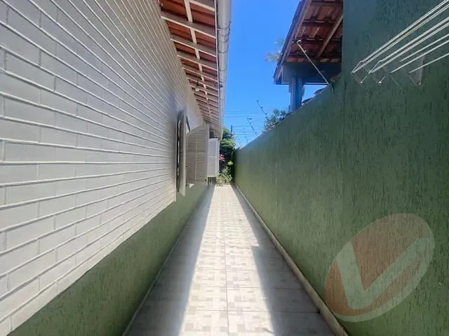 Casa com 375m² 3 quartos e 2 banheiros, à venda, no bairro Real em Praia Grande