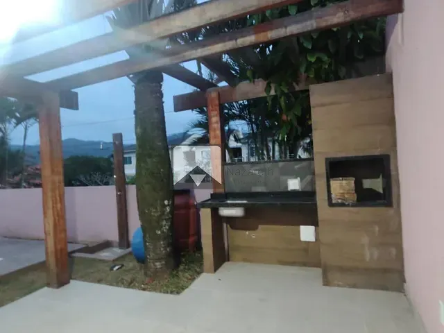 Casa com 450m² 4 quartos e 2 banheiros, à venda, no bairro Itaipu em Niterói