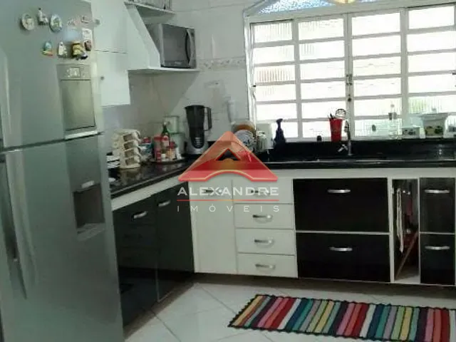 Casa com 125m² 3 quartos e 1 banheiro, à venda, no bairro Vila Industrial em São José dos Campos
