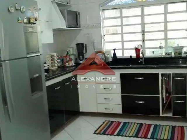 Casa com 125m² 3 quartos e 1 banheiro, à venda, no bairro Vila Industrial em São José dos Campos