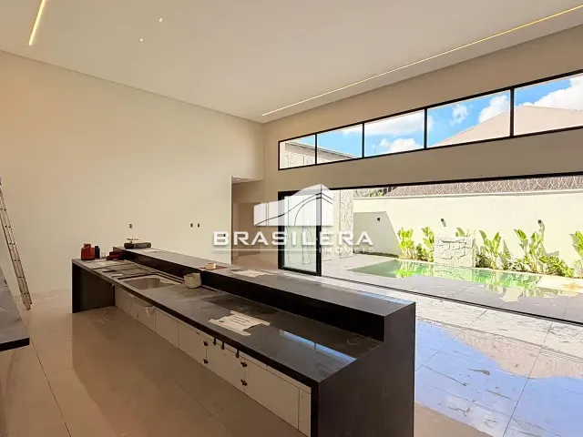 Casa 4 quartos e 5 banheiros, à venda, no bairro Jardim Atlântico em Goiânia