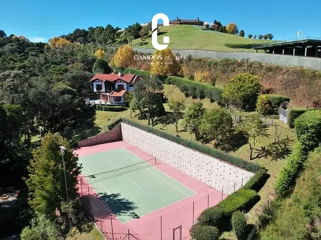 Casa com 3518m² 6 quartos e 6 banheiros, à venda, no bairro Nova Capivari em Campos do Jordão