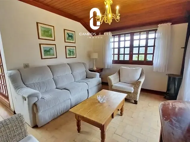 Casa com 3518m² 6 quartos e 6 banheiros, à venda, no bairro Nova Capivari em Campos do Jordão