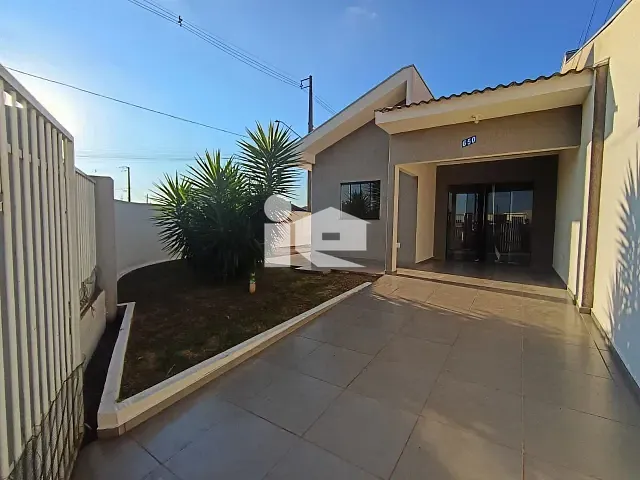 Casa 2 quartos e 1 banheiro, para alugar, no bairro Jardim Nobre em Rolândia
