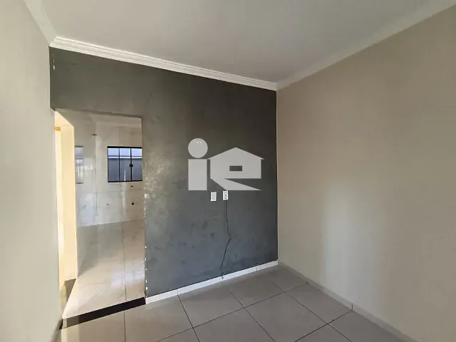 Casa 2 quartos e 1 banheiro, para alugar, no bairro Jardim Nobre em Rolândia