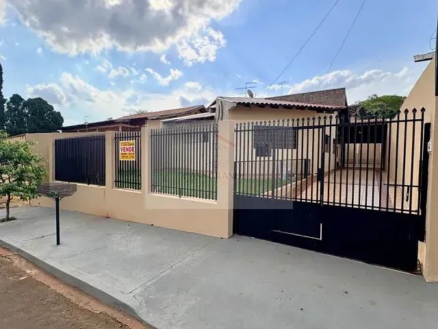 Casa com 335m² 3 quartos e 3 banheiros, à venda, no bairro Jardim Santa Monica II em Rolândia