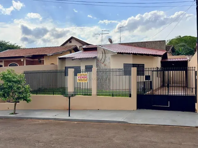 Casa com 335m² 3 quartos e 3 banheiros, à venda, no bairro Jardim Santa Monica II em Rolândia
