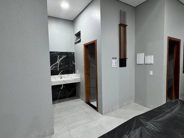 Casa com 240m² 1 quarto e 2 banheiros, à venda, no bairro Jardim Toledo em Sinop