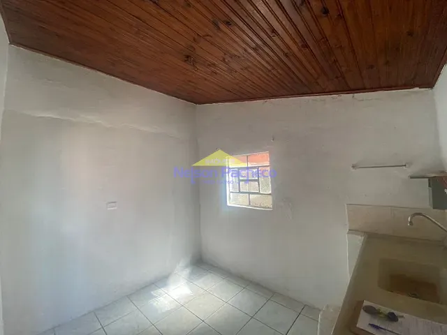Casa com 1m² 1 quarto e 1 banheiro, para alugar, no bairro Maria Amélia em Capivari