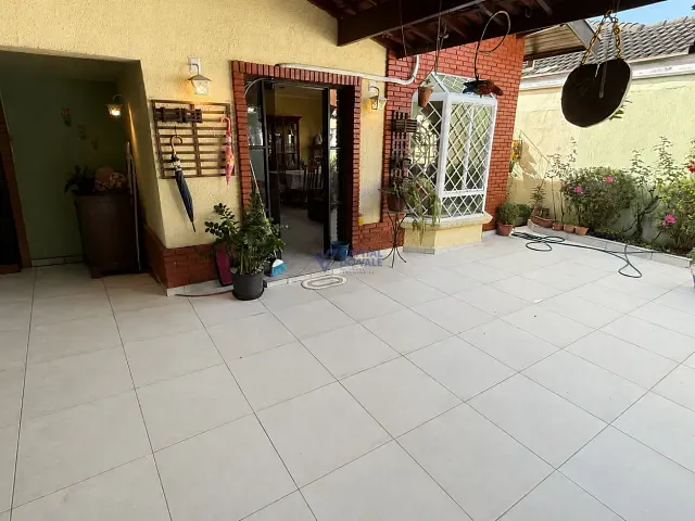 Casa com 250m² 3 quartos e 3 banheiros, à venda, no bairro Jardim das Indústrias em São José dos Campos