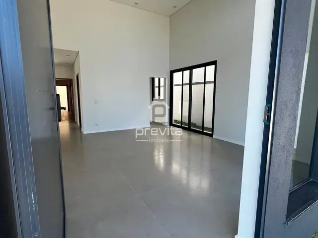 Casa com 350m² 3 quartos e 3 banheiros, à venda ou para alugar, no bairro Piracangaguá em Taubaté