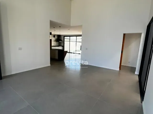 Casa com 350m² 3 quartos e 3 banheiros, à venda ou para alugar, no bairro Piracangaguá em Taubaté