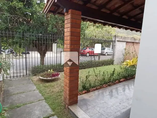 Casa com 300m² 5 quartos e 4 banheiros, à venda, no bairro São Francisco em Niterói