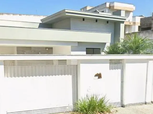 Casa com 270m² 3 quartos e 2 banheiros, à venda, no bairro Parque Califórnia em Campos dos Goytacazes