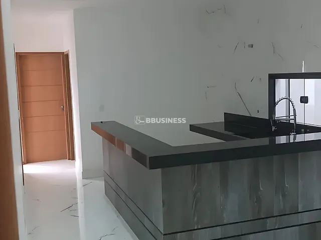 Casa com 270m² 3 quartos e 2 banheiros, à venda, no bairro Parque Califórnia em Campos dos Goytacazes