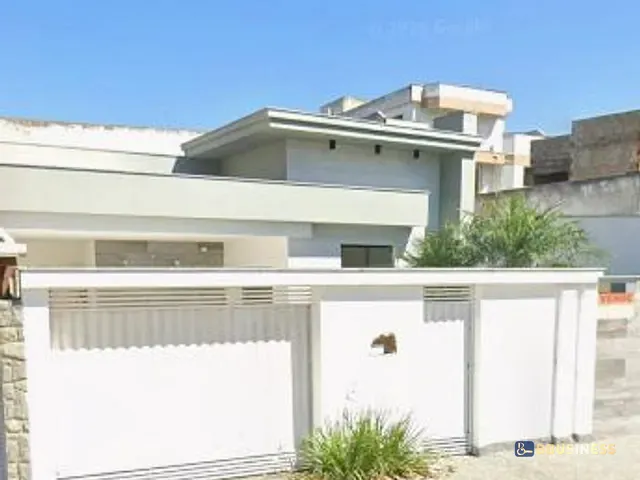 Casa com 270m² 3 quartos e 2 banheiros, à venda, no bairro Parque Califórnia em Campos dos Goytacazes