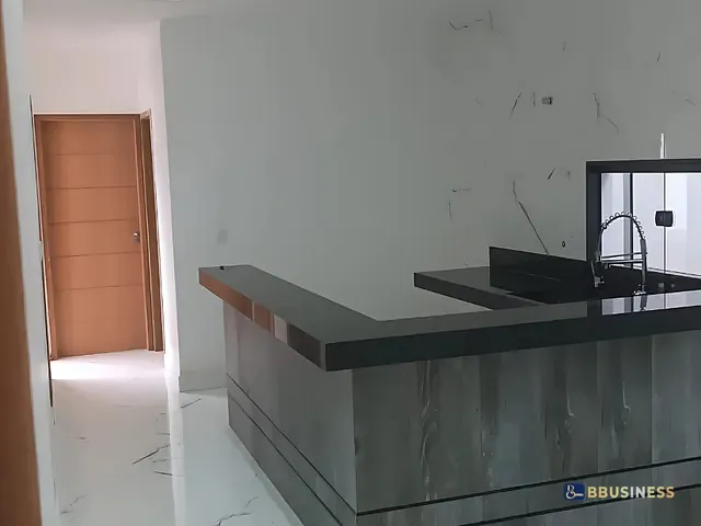 Casa com 270m² 3 quartos e 2 banheiros, à venda, no bairro Parque Califórnia em Campos dos Goytacazes