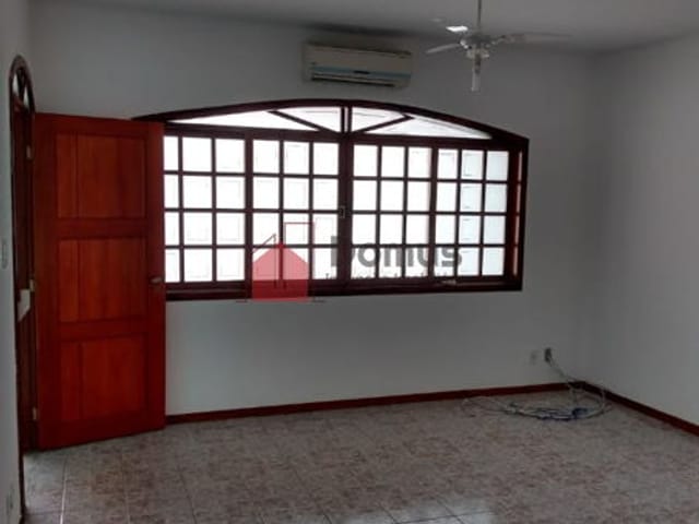 Casa com 330m², à venda, no bairro Crispim em Pindamonhangaba