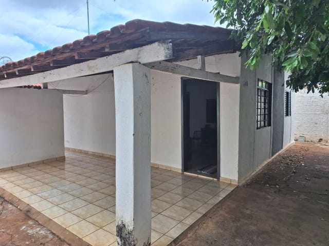 Casa com 190m² 2 quartos e 1 banheiro, à venda, no bairro Vila Silvares em Birigui