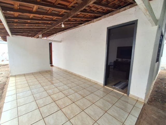 Casa com 190m² 2 quartos e 1 banheiro, à venda, no bairro Vila Silvares em Birigui