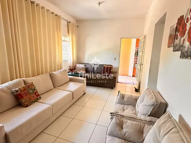 Casa 2 quartos e 2 banheiros, à venda, no bairro Paulo VI em Belo Horizonte