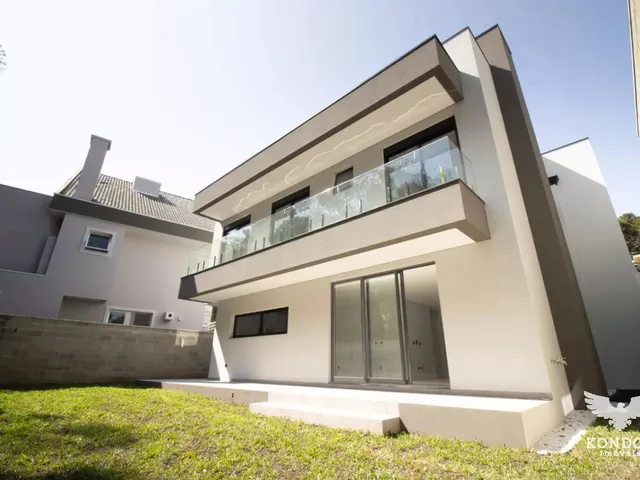 Casa com 373m² 4 quartos e 6 banheiros, à venda, no bairro Santa Felicidade em Curitiba