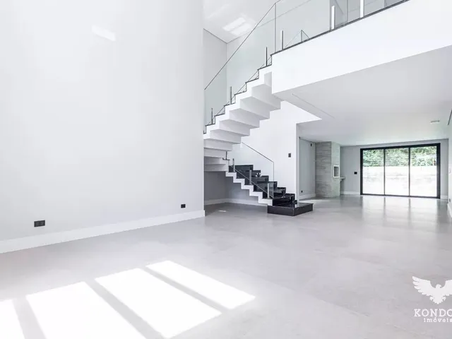 Casa com 373m² 4 quartos e 6 banheiros, à venda, no bairro Santa Felicidade em Curitiba
