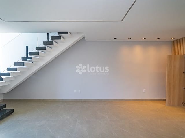 Casa com 150m² 3 quartos e 2 banheiros, à venda, no bairro Nova Jaguari em Santana de Parnaíba