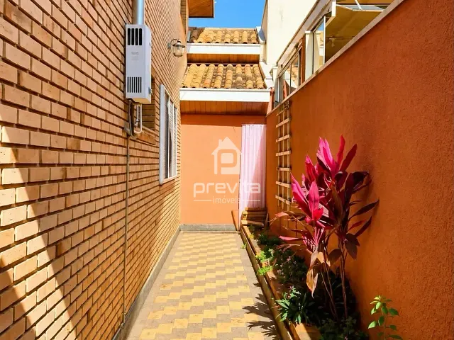 Casa com 460m² 3 quartos e 1 banheiro, para alugar, no bairro Vila das Jabuticabeiras em Taubaté