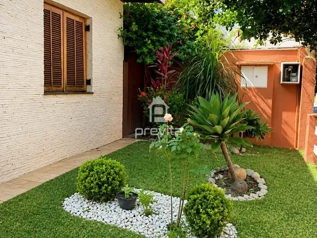 Casa com 460m² 3 quartos e 1 banheiro, para alugar, no bairro Vila das Jabuticabeiras em Taubaté