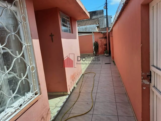 Casa à venda, no bairro Centro em Pindamonhangaba